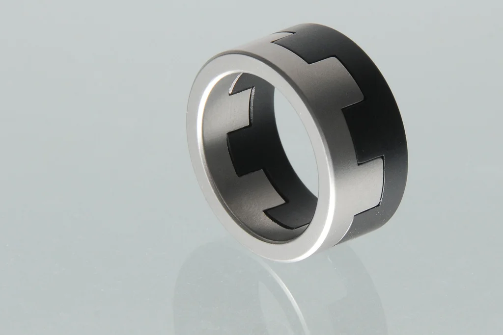 Zinnenring_silber_schwarz_001.jpg