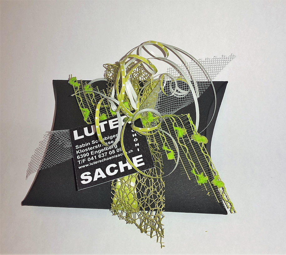 Gutschein Geschenk, verpackt. Bitte Vornamen unter Bemerkungen notieren!